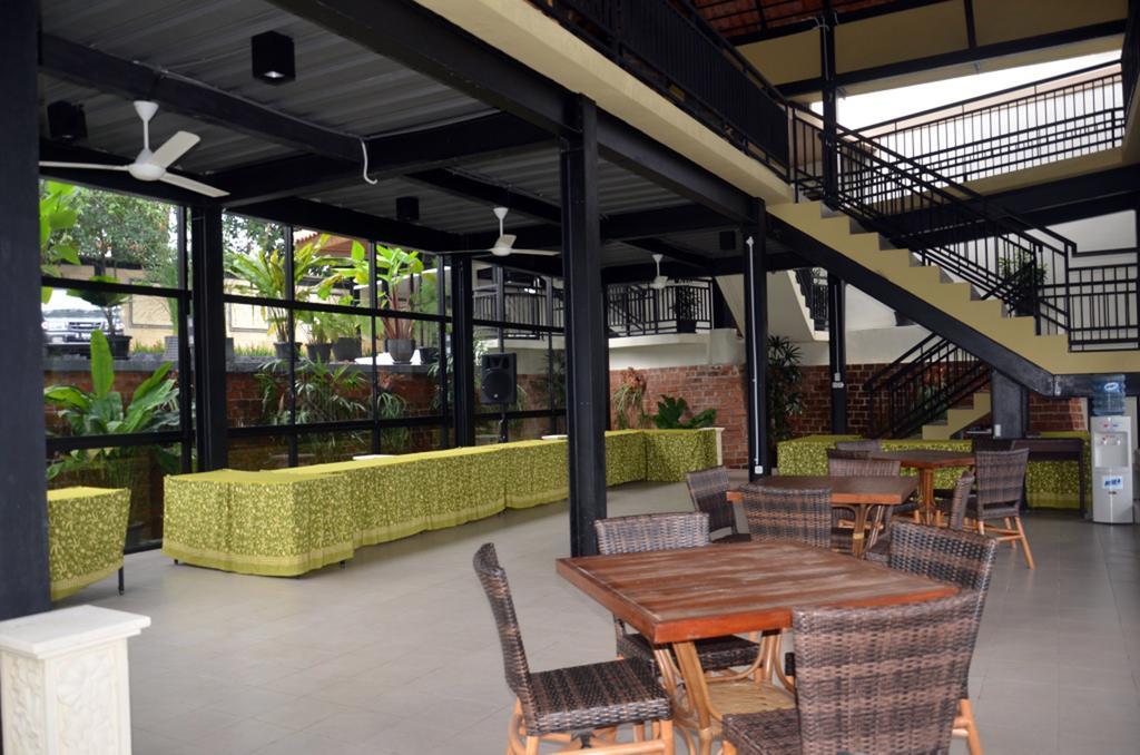 Bumi Cikeas Sentul Bogor Exterior photo