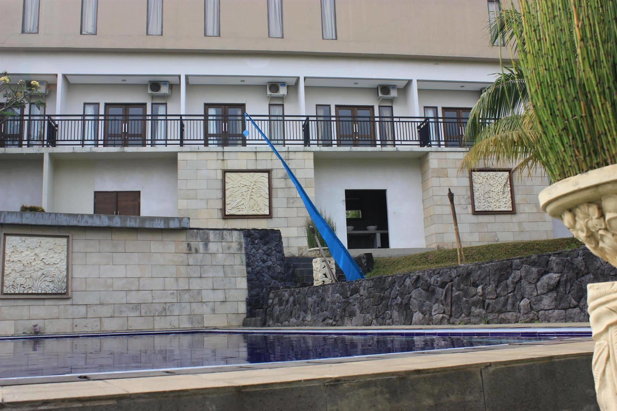 Bumi Cikeas Sentul Bogor Exterior photo