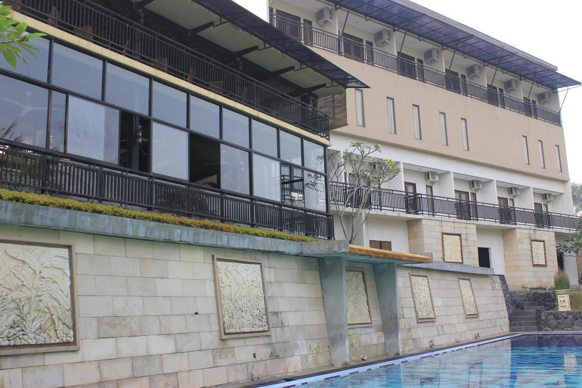Bumi Cikeas Sentul Bogor Exterior photo