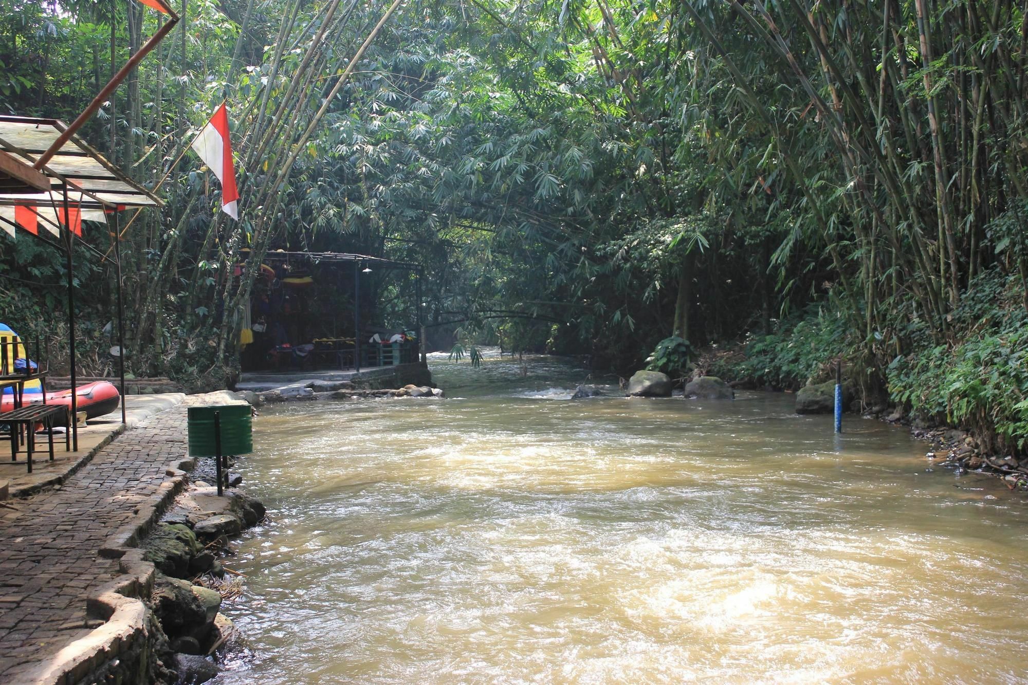 Bumi Cikeas Sentul Bogor Exterior photo