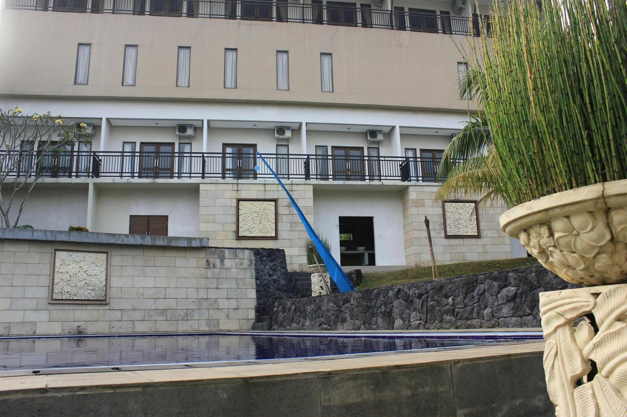 Bumi Cikeas Sentul Bogor Exterior photo